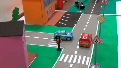 Игра-викторина по ПДД в детском саду «Знатоки правила дорожного движения»